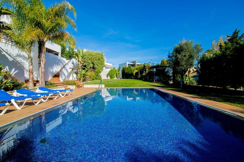 Pine Tree Apartments - Praia Da Coelha - Албуфейра Екстериор снимка
